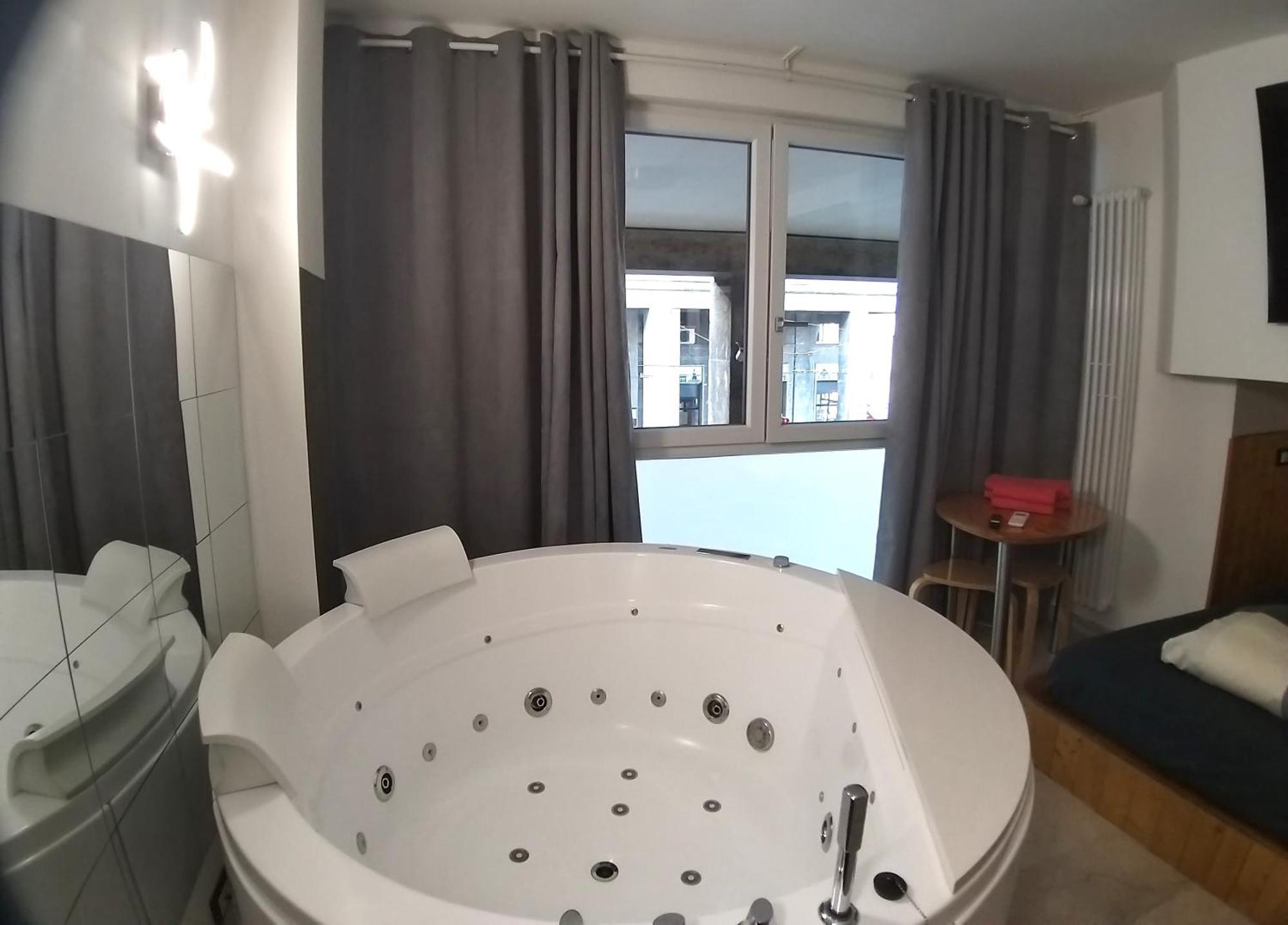 4Roomz Bolonya Dış mekan fotoğraf